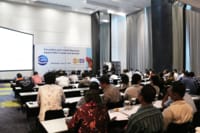 Suasana seminar di Surabaya (12/6/2013)