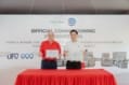 Left: Mr. Teh Wee Chye (Executive Chairman of Dindings Tyson Group) Right: Dr. Lee Jin-Ee (Country Manager of Ceva Animal Health Malaysia)